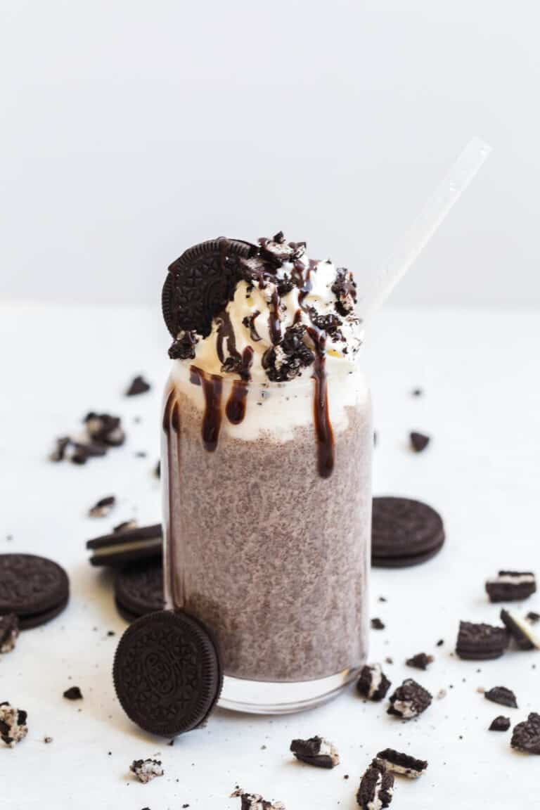 Cookies and Cream Milkshake Recipe | Party Food Favorites