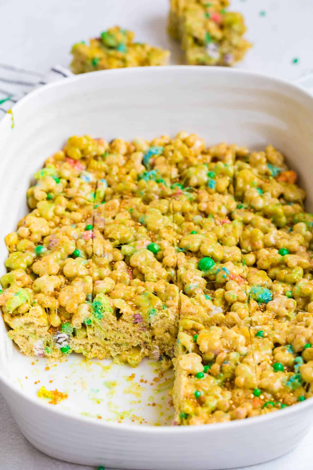 Lucky Charms Treats (Super Easy Recipe) Party Food Favorites